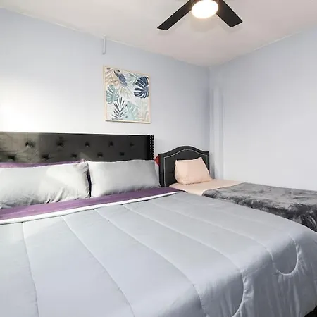 Lovely 3Bedroom Condo With Free Parking On Premise